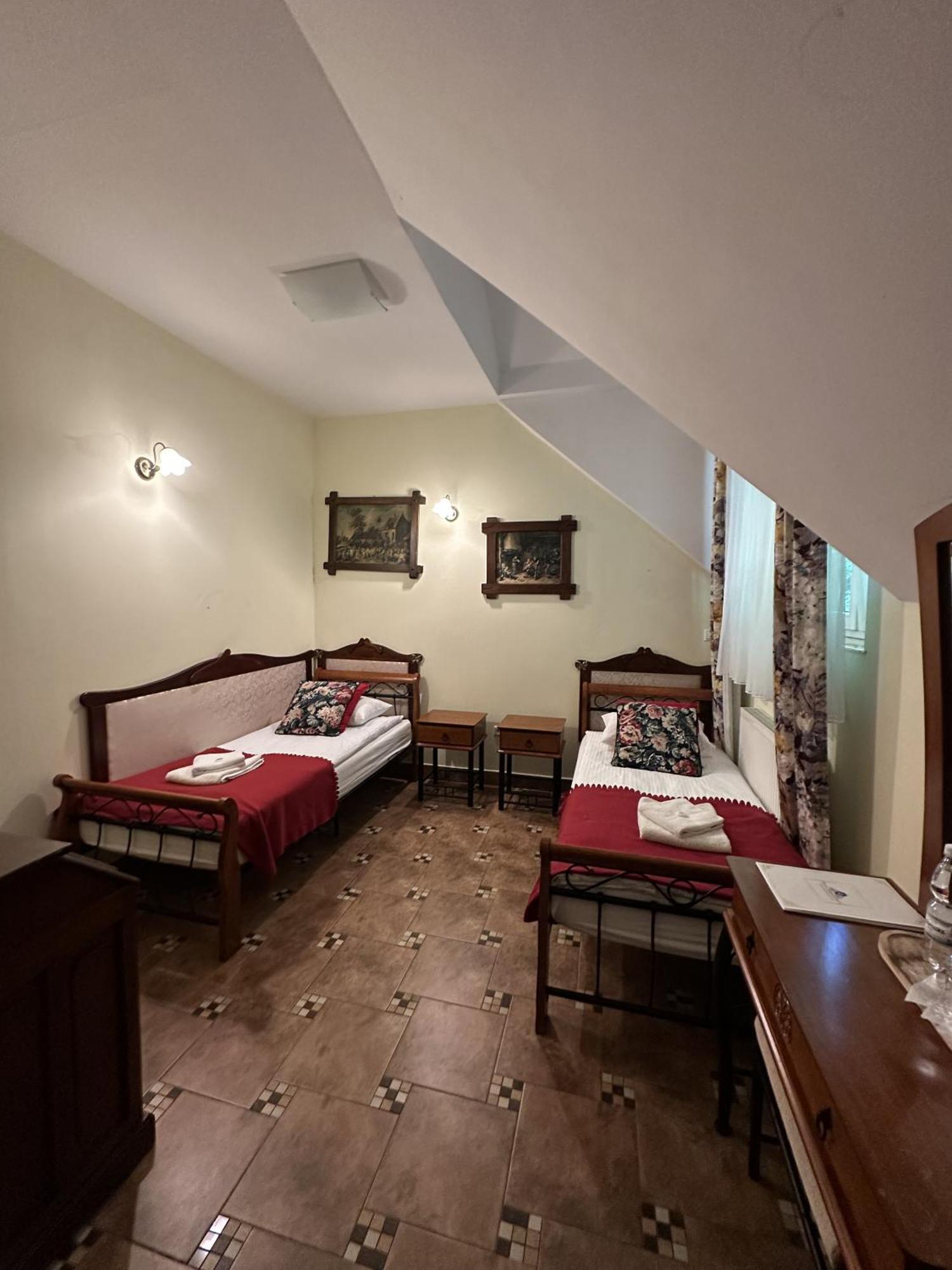 Palac Tarnowskich Hotel & Restauracja & Spa Ostrowiec Swietokrzyski Luaran gambar