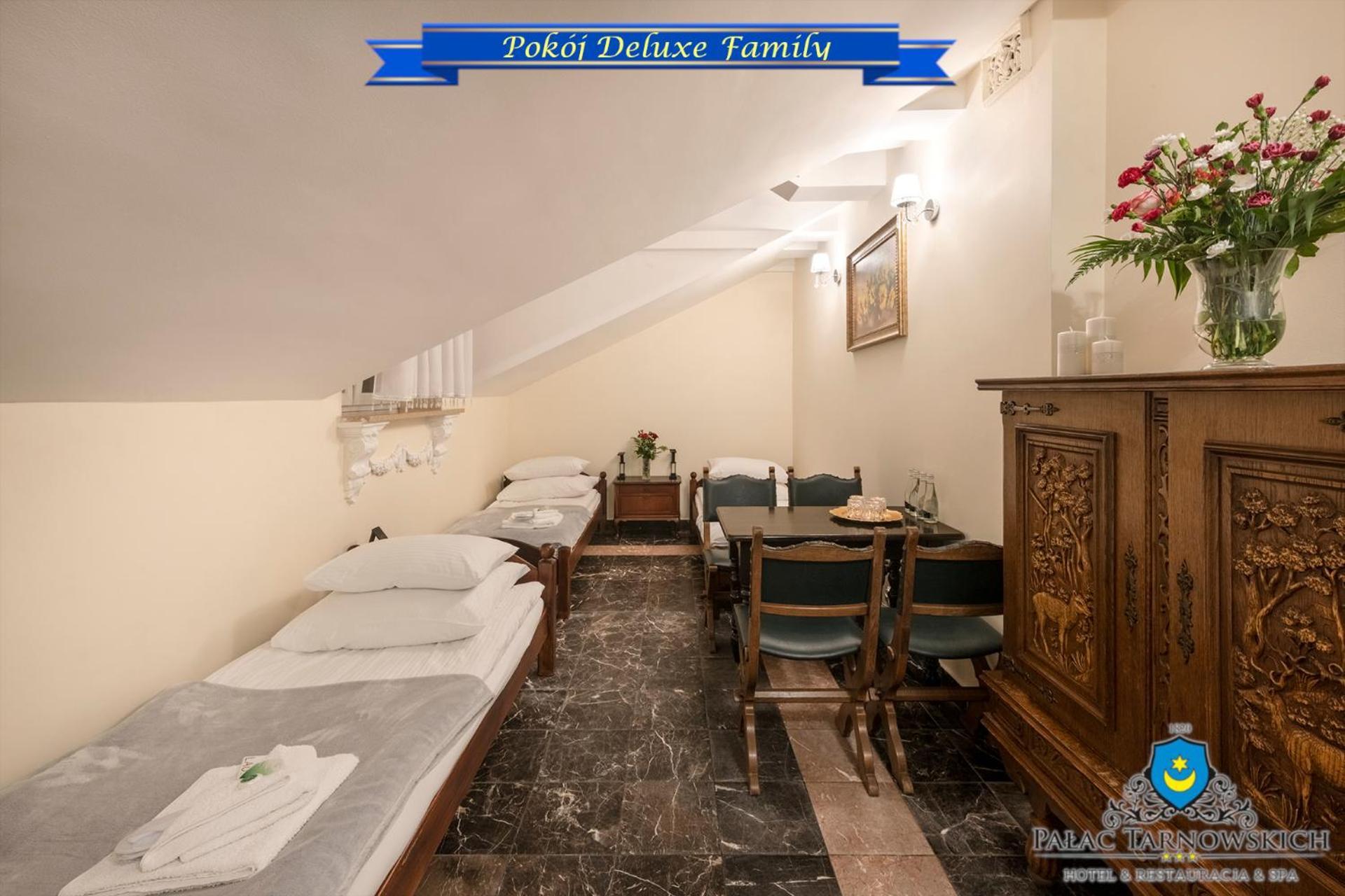 Palac Tarnowskich Hotel & Restauracja & Spa Ostrowiec Swietokrzyski Luaran gambar
